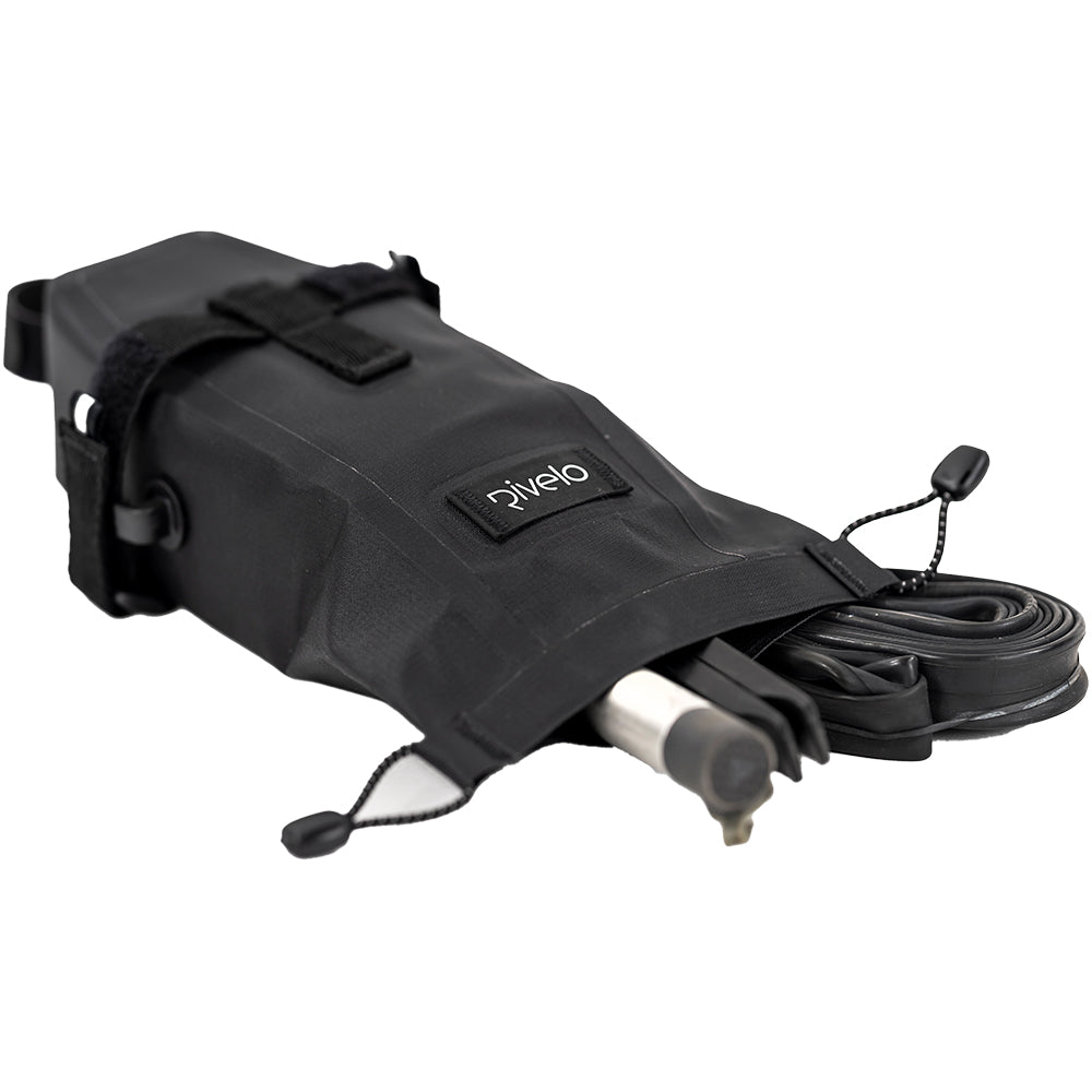 Dawlish 0.6L Saddle Bag (Black) (studio)