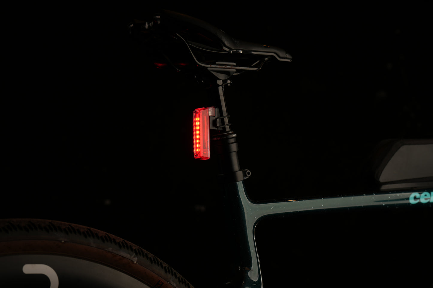 Rivelo Dunwich 30 Rear Bike Light (Black)