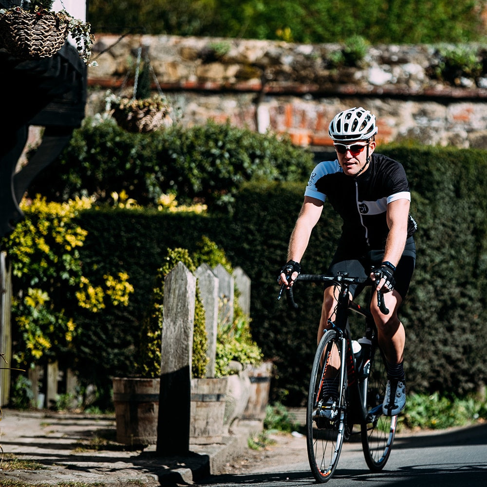 Rivelo Mens Hartside Jersey (Black/White)