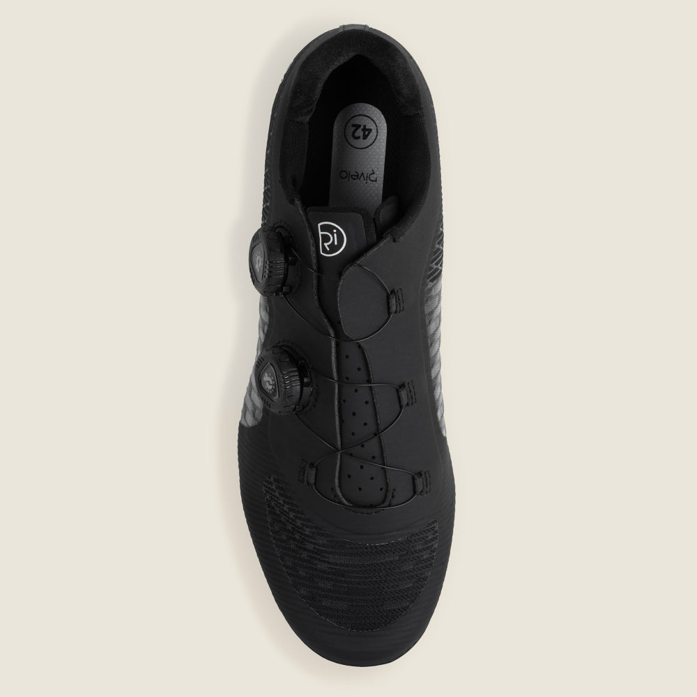 Calobra Carbon Road Cycling Shoes (Black) (studio)