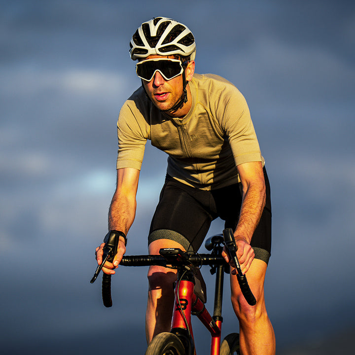 Mens Cranbrook SS Merino Blend Jersey (Vintage Grey) (model: joe)
