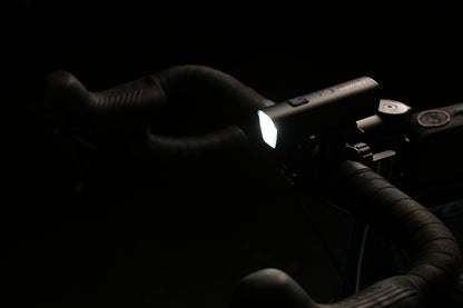 Assynt 1000 Smart Front Bike Light (Black)