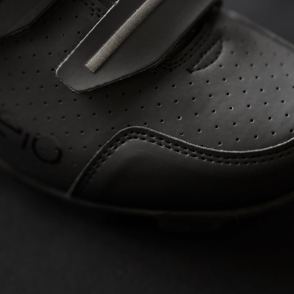Rivelo Sherwood Velcro Cycling Shoes (Black)