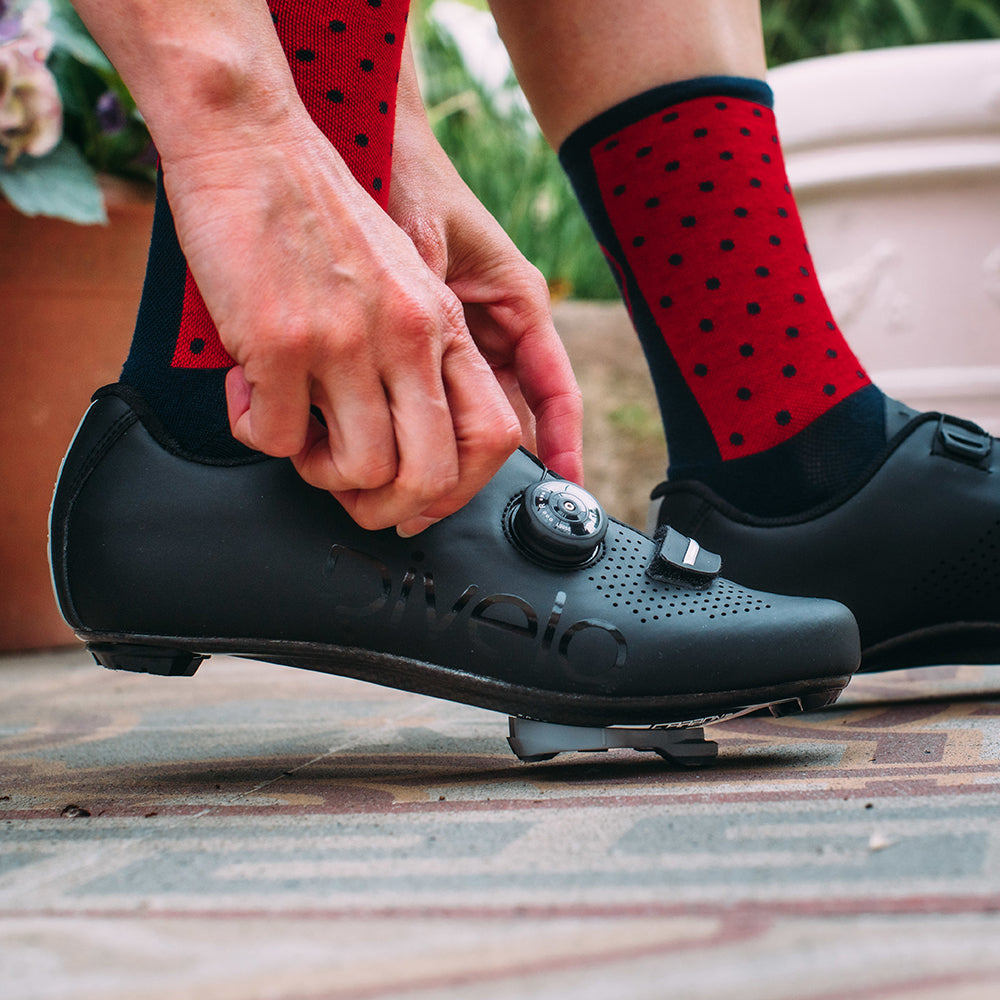 Rivelo Whinlatter Carbon Cycling Shoes (Black/White)
