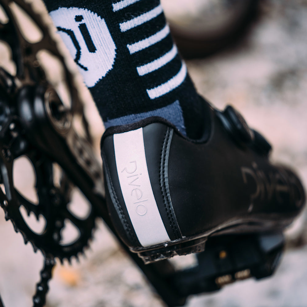 Rivelo Whinlatter Carbon Cycling Shoes (Black/White)