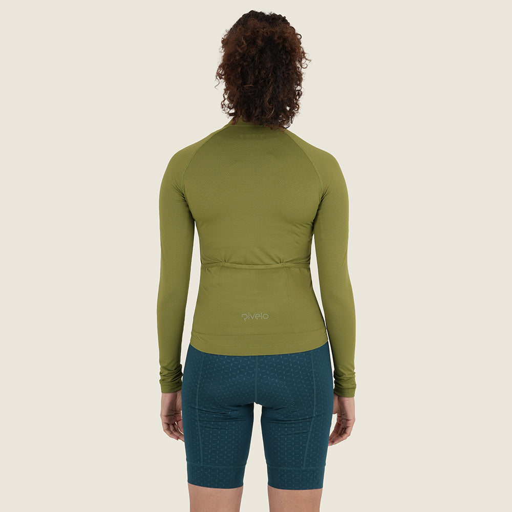 Womens Bathford Essential LS Jersey (Peat Moss/Moss) (model: sarah)
