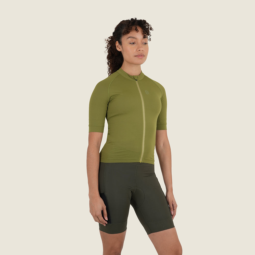 Womens Bathford Essential SS Jersey (Peat Moss/Moss) (model: sarah)