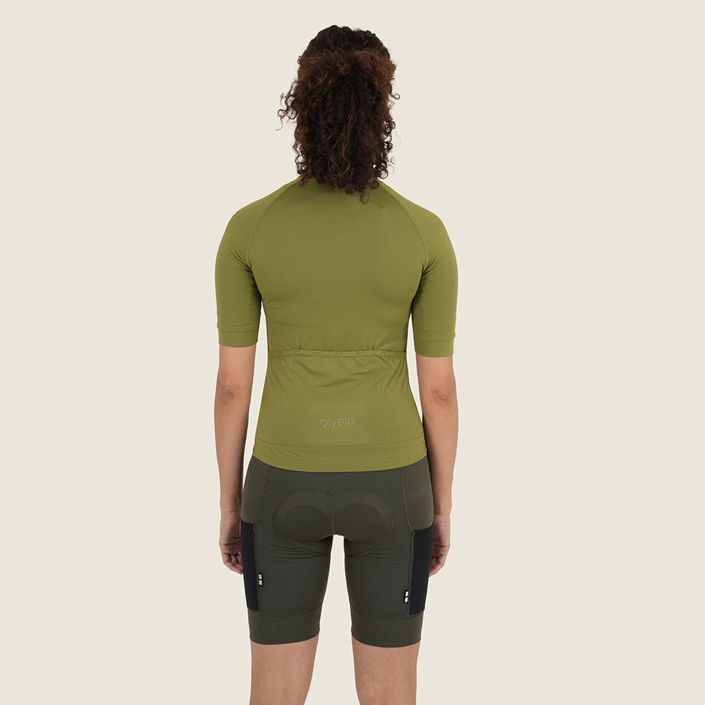 Womens Bathford Essential SS Jersey (Peat Moss/Moss) (model: sarah)