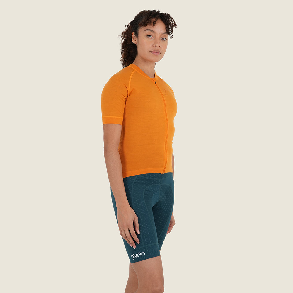 Womens Cranbrook SS Merino Blend Jersey (Desert Sun) (model: sarah)