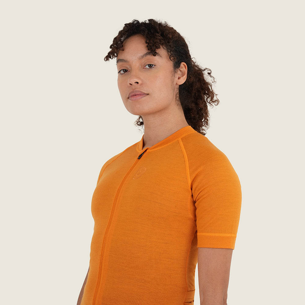 Womens Cranbrook SS Merino Blend Jersey (Desert Sun) (model: sarah)