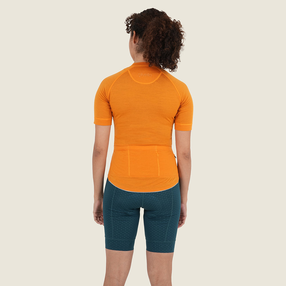 Womens Cranbrook SS Merino Blend Jersey (Desert Sun) (model: sarah)