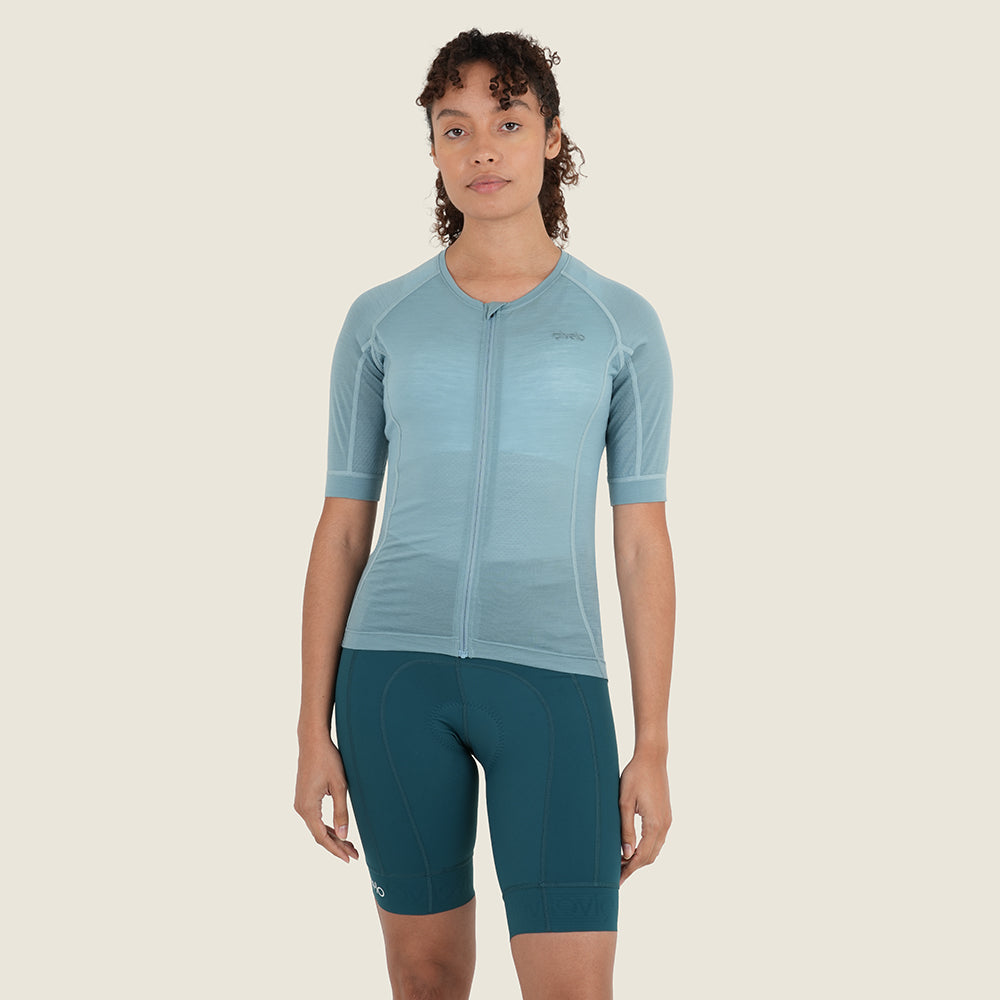 Womens Rowlands Merino Blend Lightweight SS Jersey (Lagoon) (model: sarah)