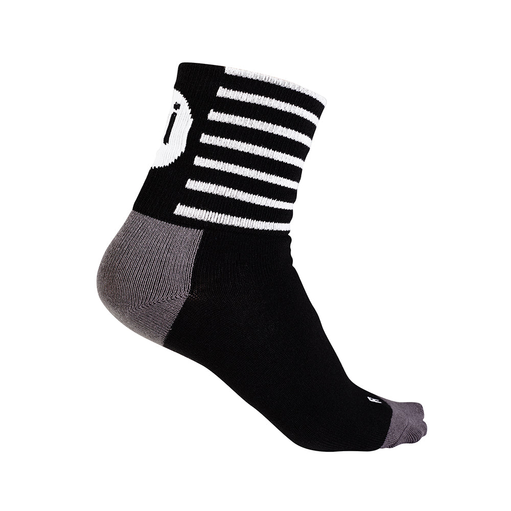 Rivelo | Stanage Socks (Black/White)